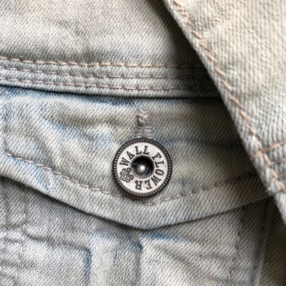 Cropped Jean Jacket, Light Blue, Small - Picture 6 of 6